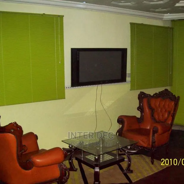 Green Venetian Curtains Blinds · Photo 1
