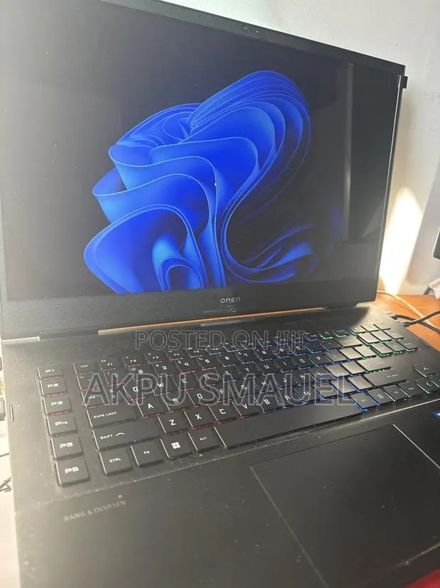 Laptop HP Omen 17 8GB Intel Core i7 SSD 512GB · Photo 1
