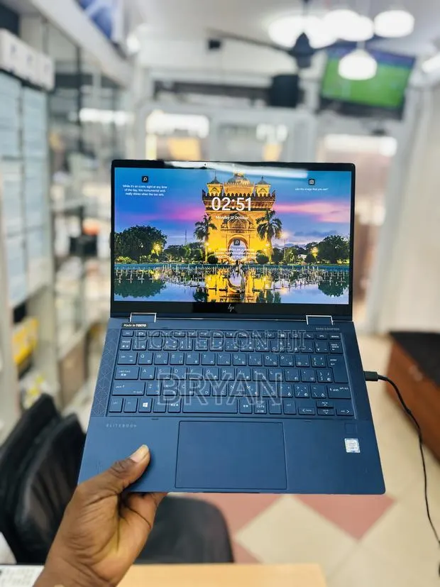 Laptop HP Dragonfly G2 8GB Intel Core i5 SSD 256GB · Photo 1