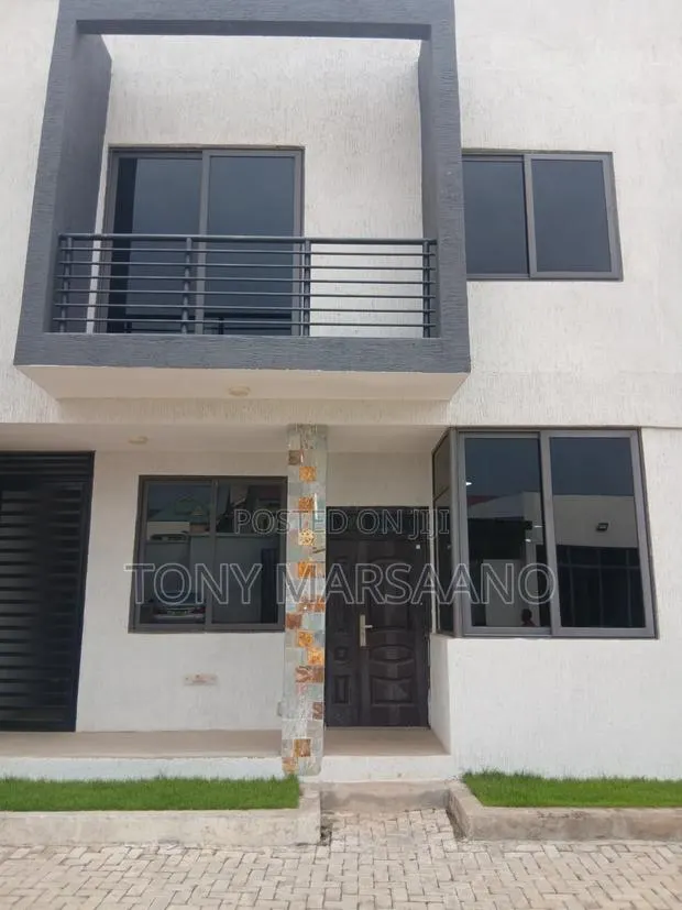 4bdrm Townhouse / Terrace in Westlegon, Medifem Area for rent · Photo 1