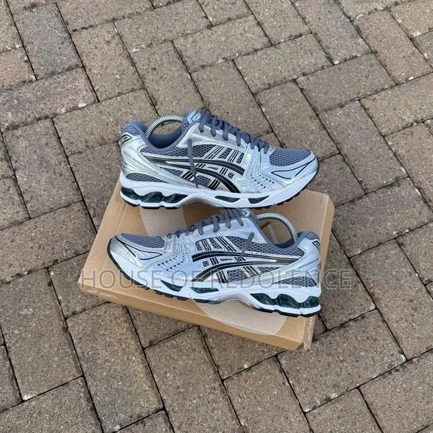 Asics Gel-Kayano 14 Jasper Green Sneakers · Photo 2