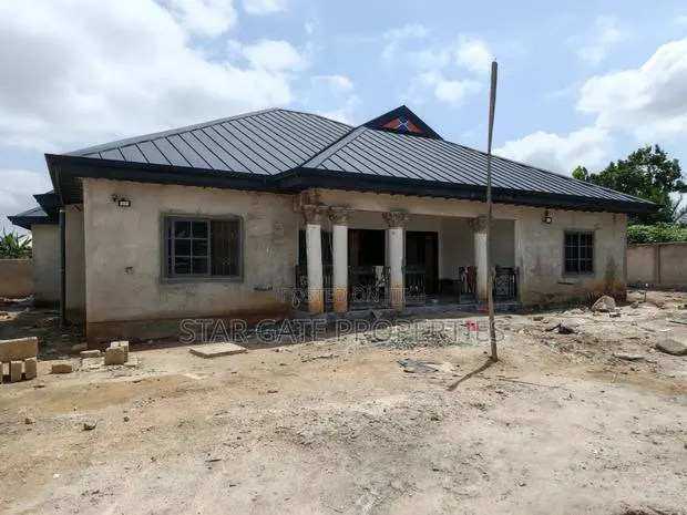 5bdrm House in Kenyasi Nwamasi., Kumasi Metropolitan for sale · Photo 1