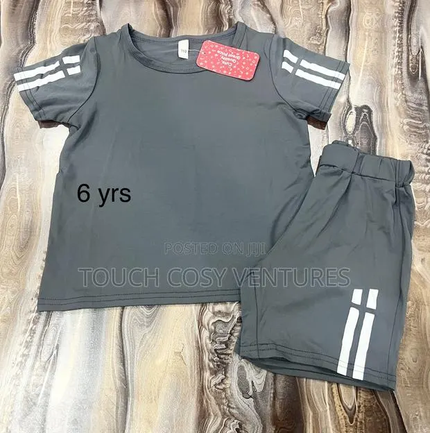 Unisex Grey Sport Wear · Photo 1