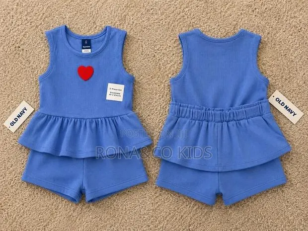 Old Navy 2 Piece Girls Set · Photo 1