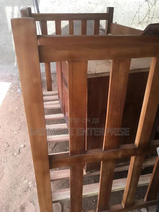 Thick Wood Bunk Bed for Sale · Photo 1