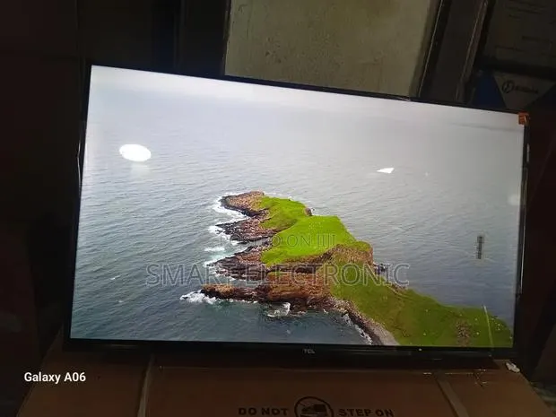 TCL 32” Smart Tv – Sleek, Stylish, Powerful · Photo 1