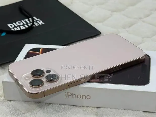New Apple iPhone 16 Pro Max 256 GB Gold · Photo 1