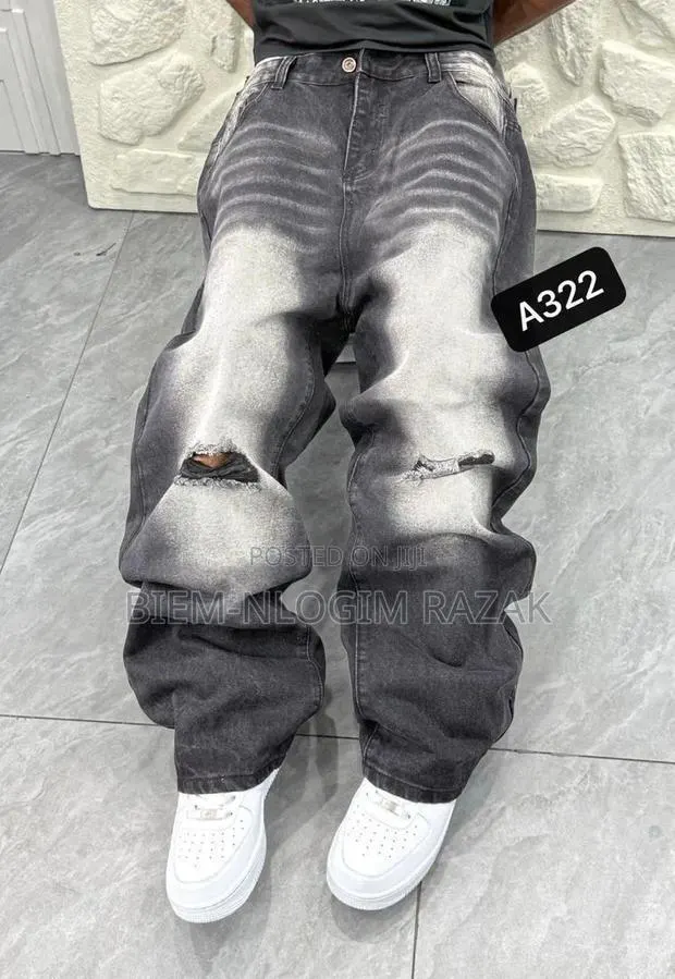 High Quality Diamond Stones Chrome Heart Baggy Jeans · Photo 5