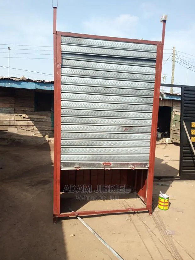 Mini Container/Big Size Containers · Photo 1