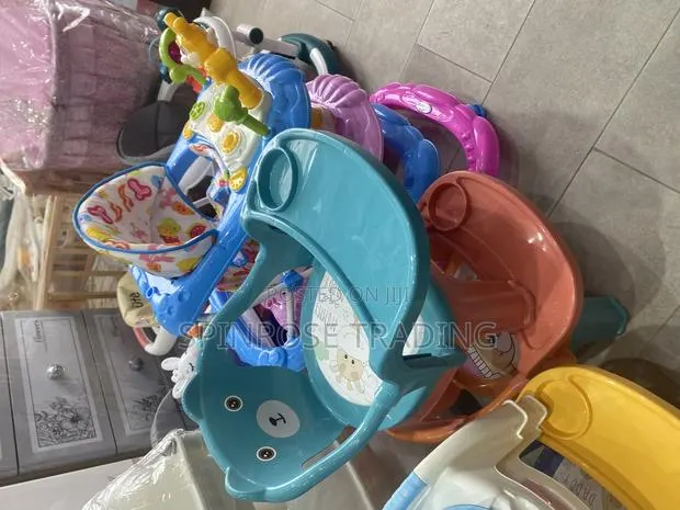 Chair With Tray · Photo 1