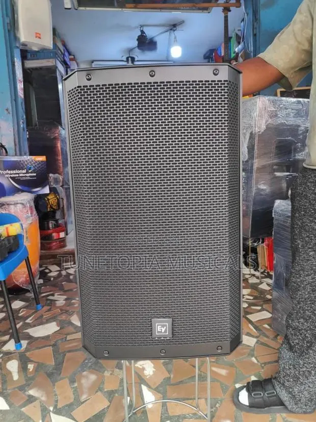 Electro-Voice ZLX-15bt 15inches Powered Loudspeaker · Photo 1