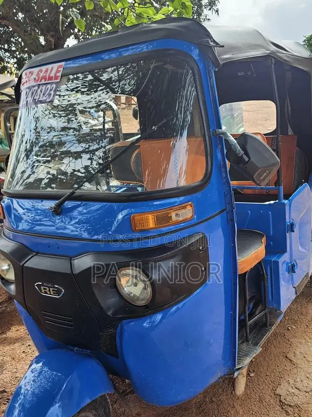 Bajaj RE 2025 Blue · Photo 1
