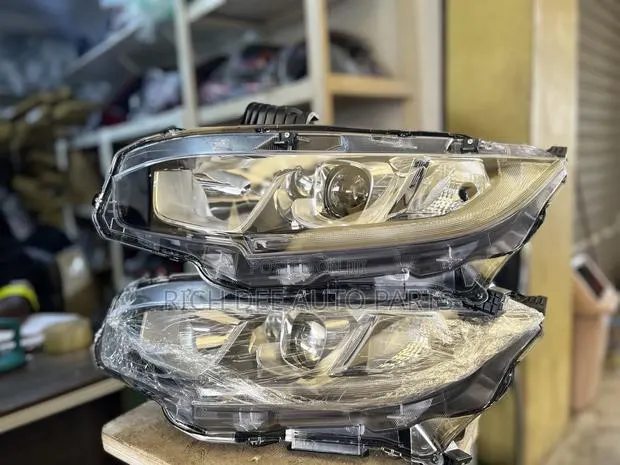 Honda Civic 2016 Headlight Normal 3016, 2017, 2018, 2019, 2020 · Photo 1