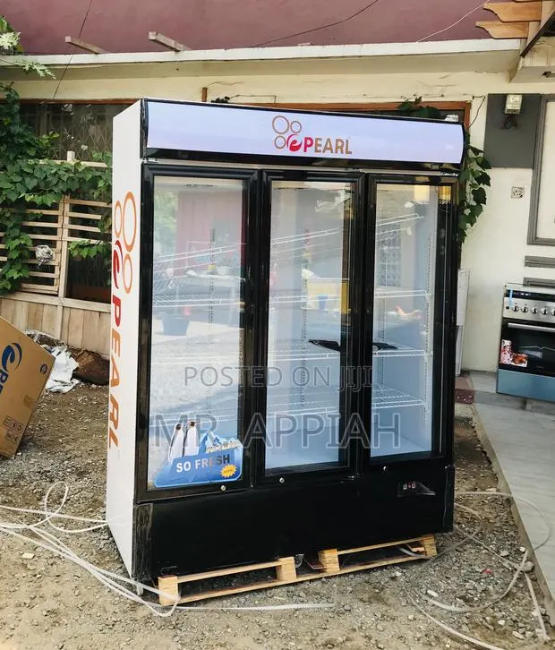 Well Design Three DoorPearl PVC-150 Electric Display Fridge · Photo 1