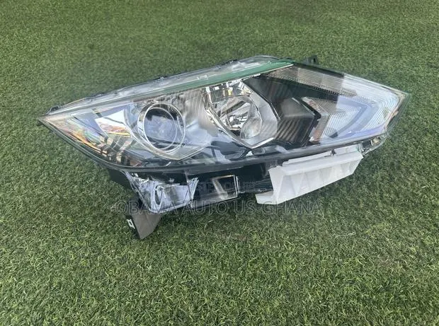 Nissan Qashqai J11 Headlight 2013 2014 2015 2016 2017 2018 · Photo 1