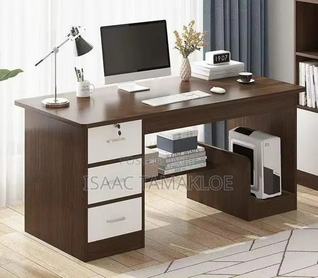 Modern Ofice Desk With 3 Drawers · Photo 1