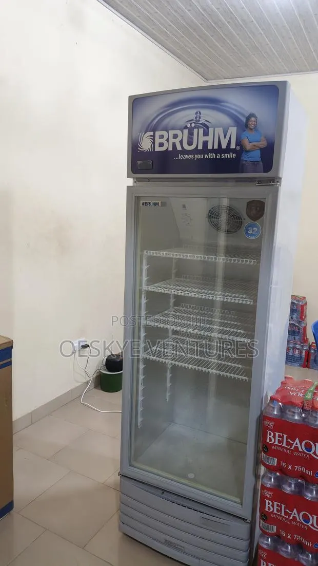 Bruhm Display Refrigerator · Photo 1