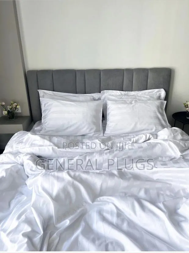 Hotel Quality White Cotton Duvet Covers Only · Photo 1