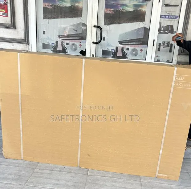 Super Sleek Uhd Samsung Smart (2025 Model) 85” Qled 85q70c Tv · Photo 1