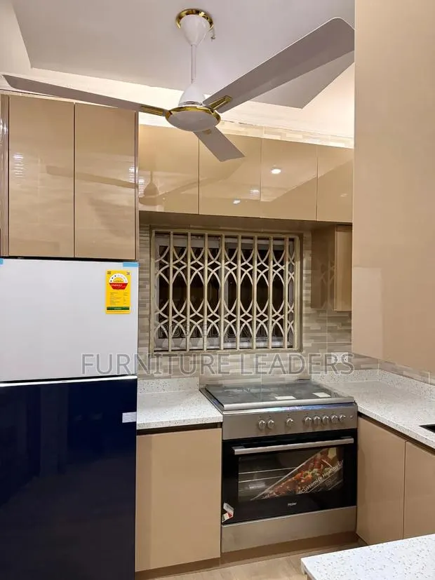 Kitchen Cabinet · Photo 1