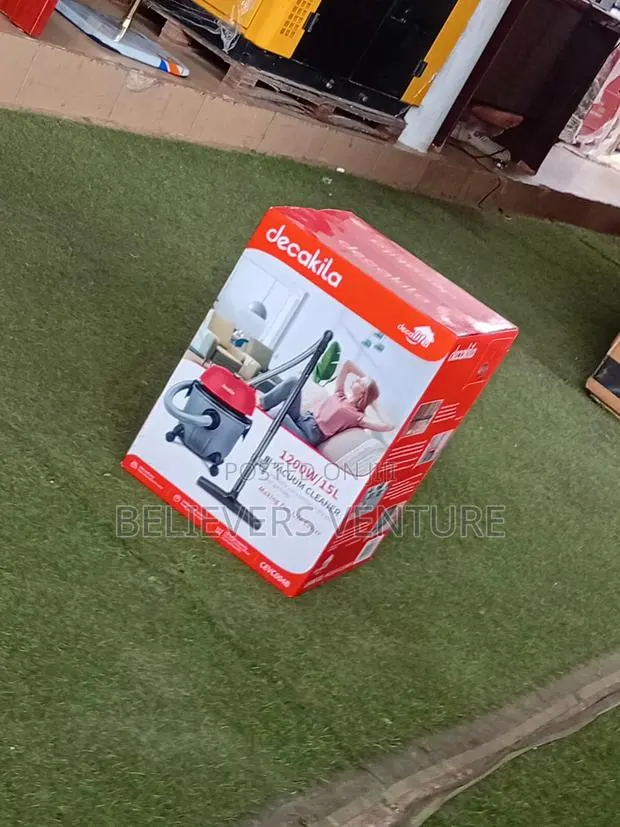 Energy-Efficient Vacuum Cleaner With Powerful Performance · Photo 1