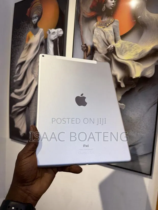 Apple iPad Pro 12.9 (2017) 128 GB Silver · Photo 1