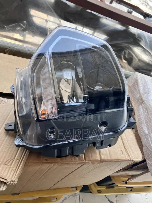 Santa Fe 2019,2020 Headlight · Photo 1