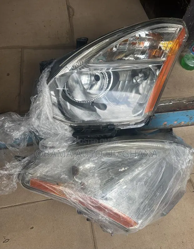 Nissan Rogue 2008 Headlight 2008 2009 2010 2011 2012 2013 Head Light · Photo 1