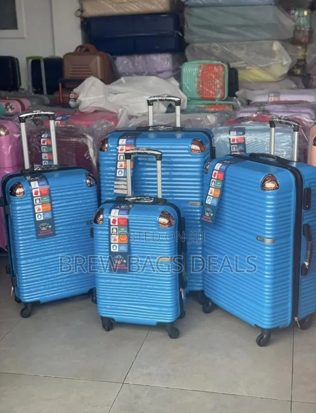 Premium Quality AK 4set Ultra Anticrack Traveling Bag. · Photo 1