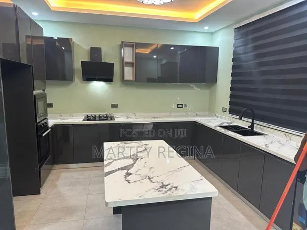 Dazzling Kitchen Cabinets · Photo 1