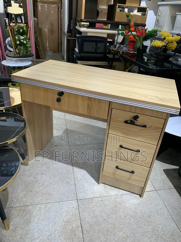 Office Desk/Table · Photo 1
