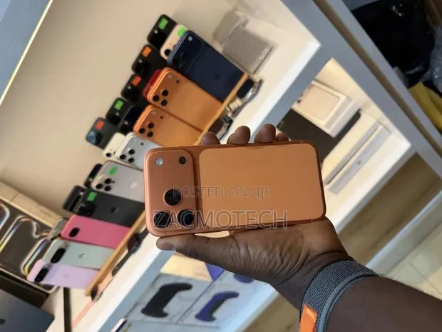 Apple iPhone 17 Pro Max 256 GB Orange · Photo 1