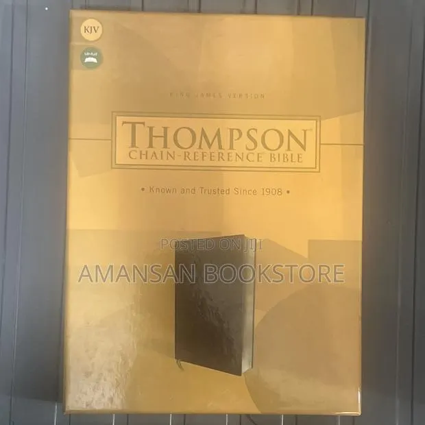 Thompson Chain Reference Bible · Photo 1