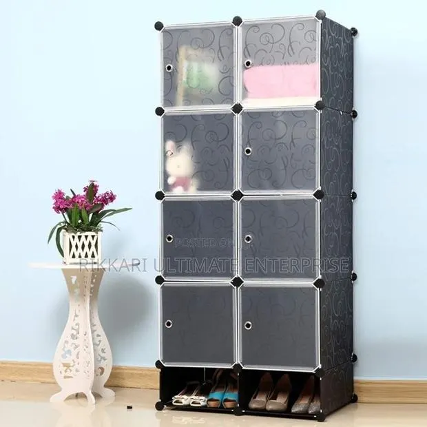 8 Cubes Plastic Wardrobe · Photo 1