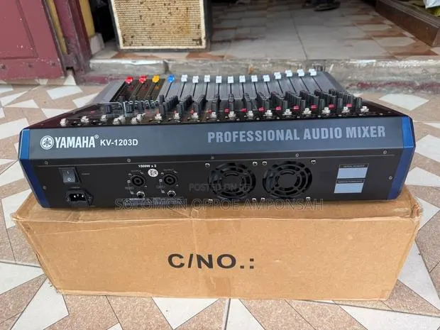Yamaha KV-12 Series Powered Audio Mixer · Photo 1
