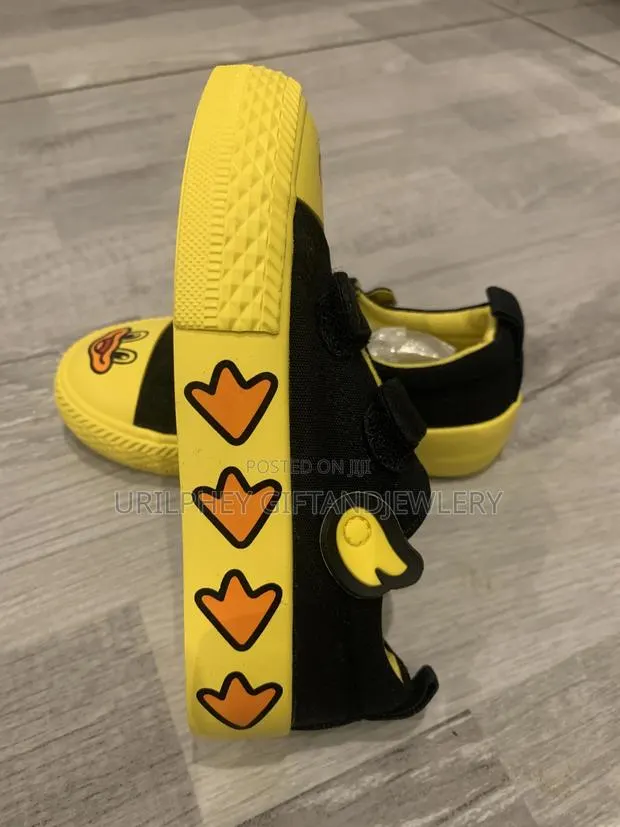 Kids Yellow Black Duck Sneakers – Playful Animal Design · Photo 2