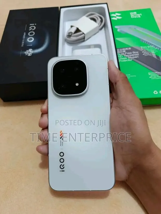New Vivo iQOO 15 256 GB Gray · Photo 1