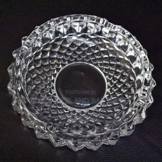 Glass Ash Tray · Photo 1