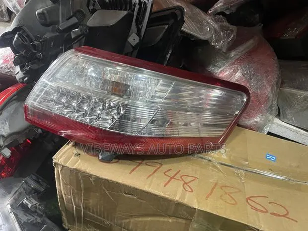 Toyota Camry 2009-2010-2011 Taillight Led Original Pair · Photo 1