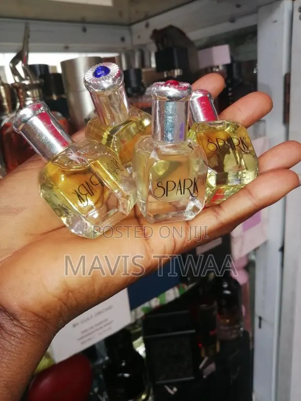 Oil Perfume · Photo 1