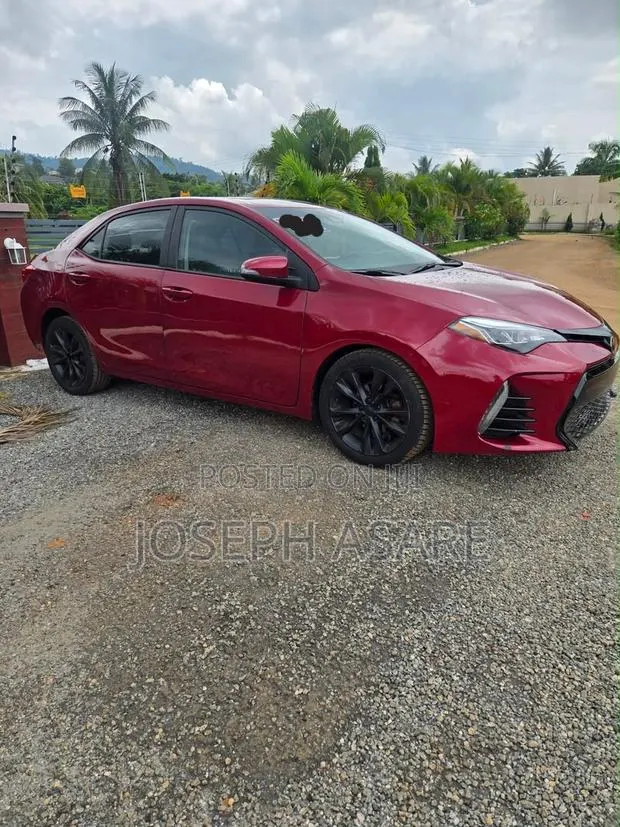 Toyota Corolla 2018 Red · Photo 1