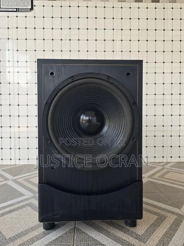 Sherwood Newcastle Subwoofer (12 Inches) · Photo 1