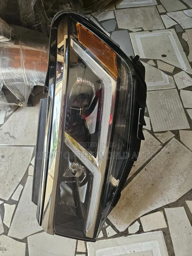 Vw Taramont Atlas Headlight Driver Side 2021-2024 · Photo 1