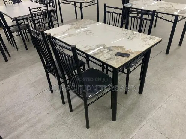 Diningset/ Dining Table · Photo 1
