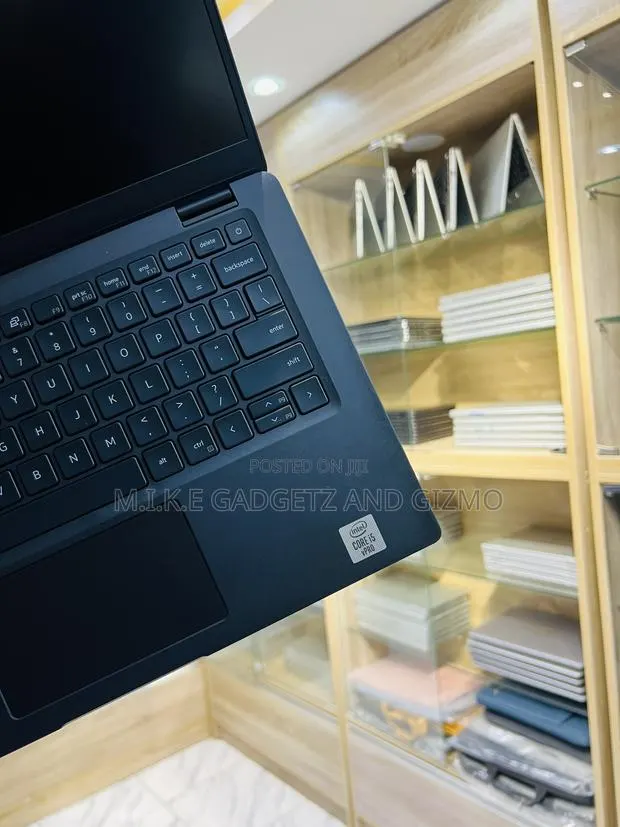 Laptop Dell Latitude 7310 16GB Intel Core i5 SSD 256GB · Photo 1