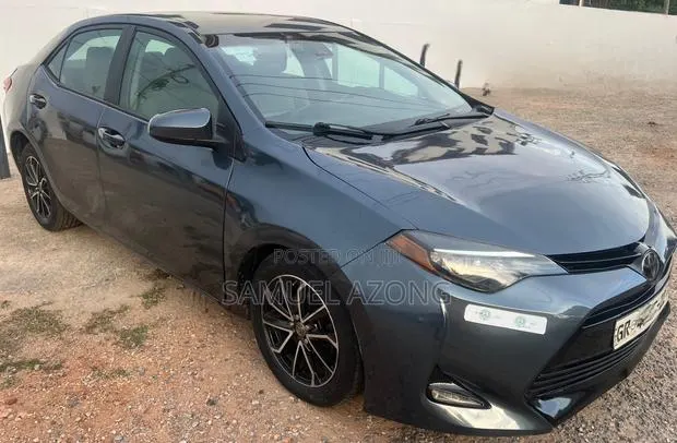 Toyota Corolla LE (1.8L 4cyl 2A) 2019 Gray · Photo 1