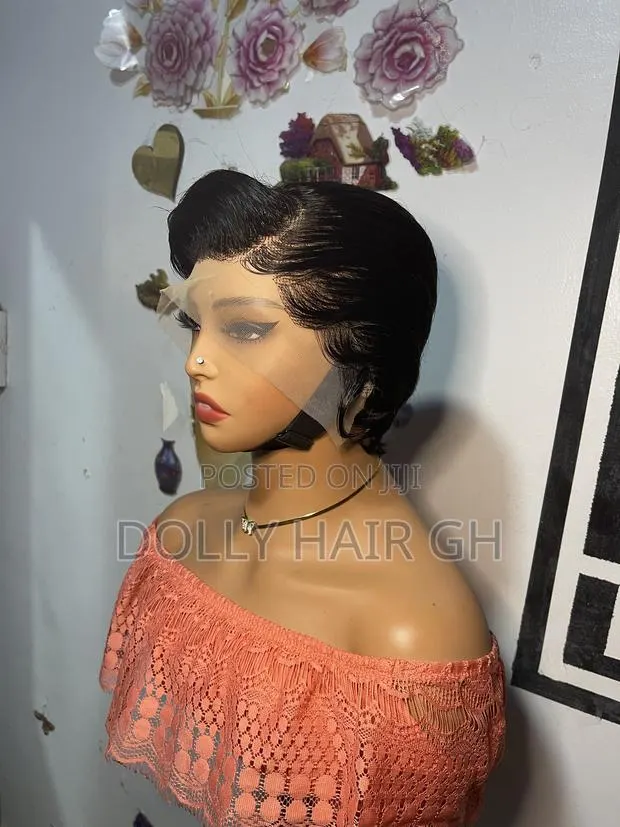 Frontal Pixie Cut · Photo 4