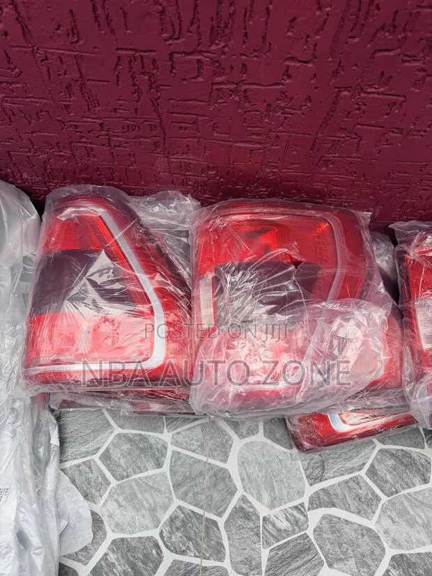 Ford F-150 2022-2024 Normal Tail Lights Pair · Photo 1