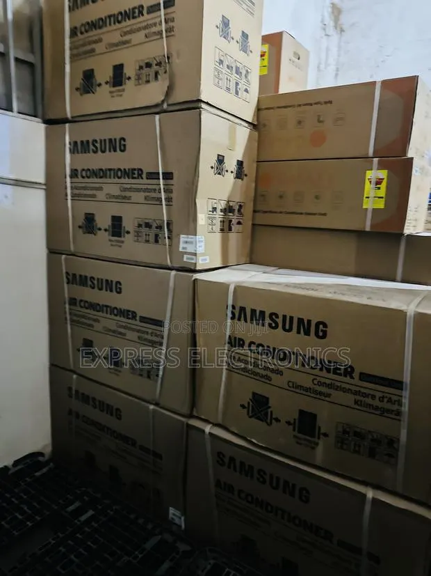 Available Now at Store Split R410 Gas Samsung 2.0hp · Photo 1