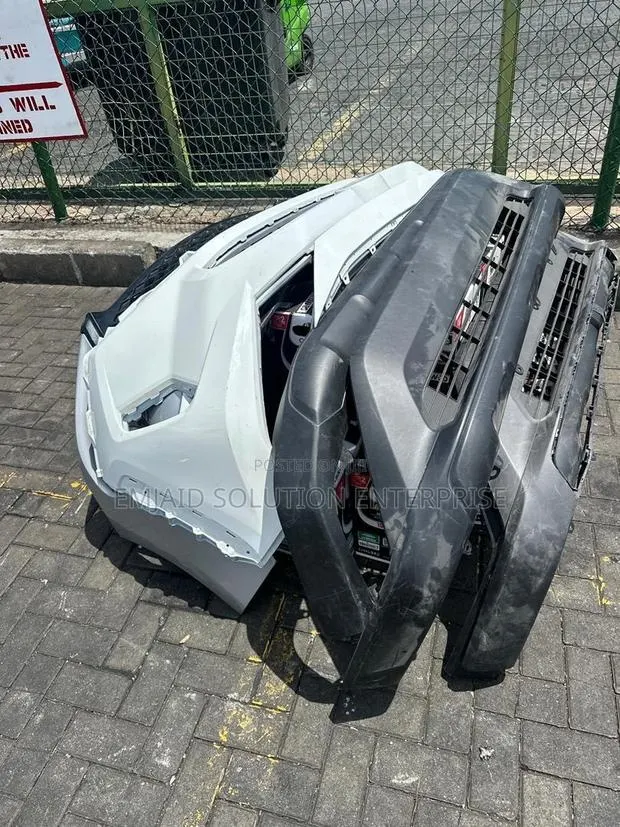 RAV4 Front Bumper · Photo 1